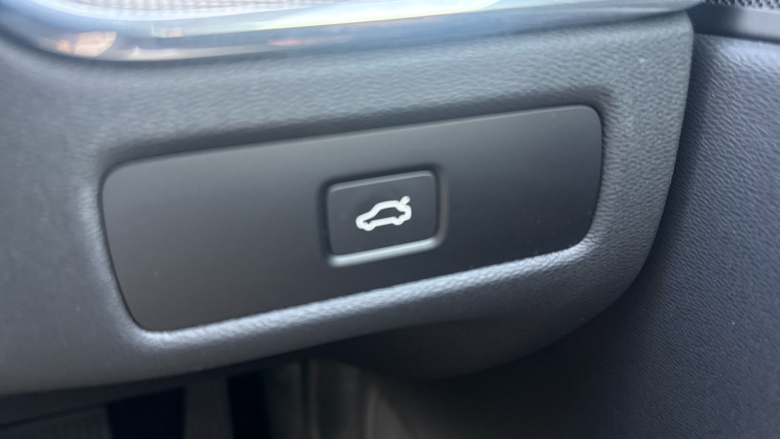 Volvo XC60 2.0 B5P Core 5dr AWD Geartronic Petrol Estate